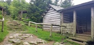 cabins for those who hike to Mount Le Conte