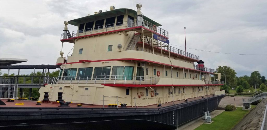 Motor Vessel Mississippi IV in Vicksburg